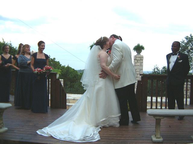 2003/10(Oct)/03(Urbik-Wedding)/640x480_2003-10-05 18-19-29.JPG